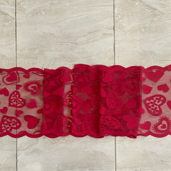 Red Heart Lace Table Runner - Picture 5 of 7